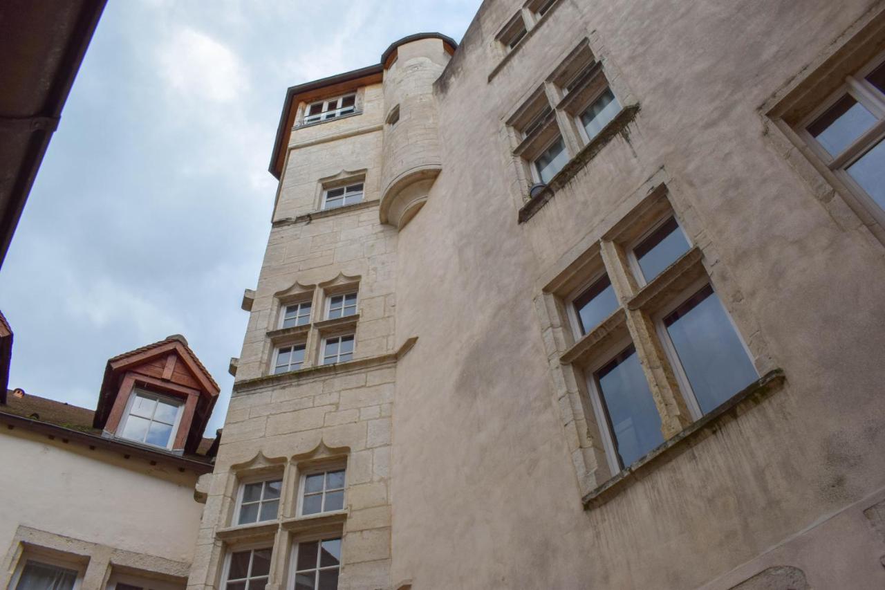 Appartement classé avec vue, centre ville&parking proche Dole Esterno foto
